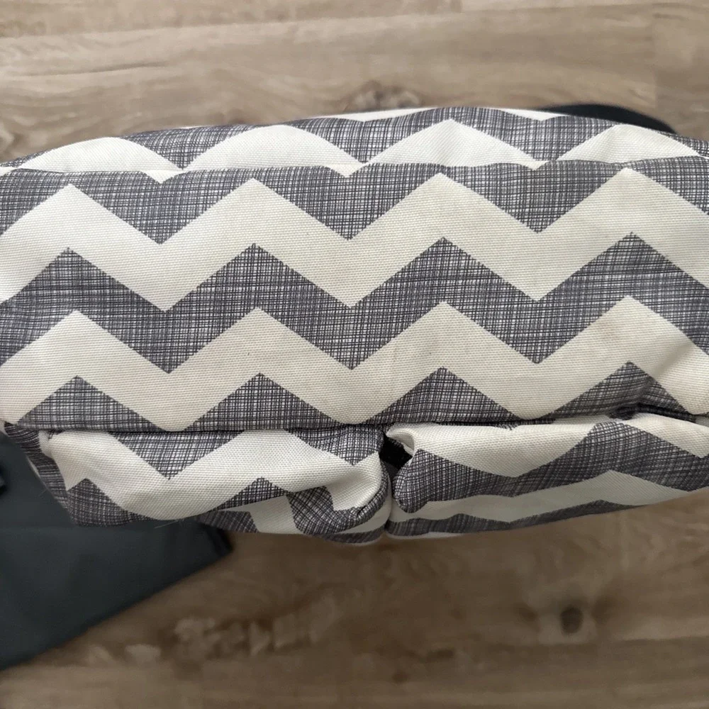 Skip Hop Duo‎ Signature Diaper Bag Gray Chevron With Pad